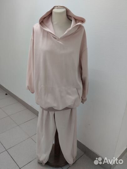 Спортивный костюм женский