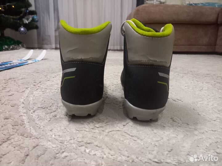 Лыжные ботинки