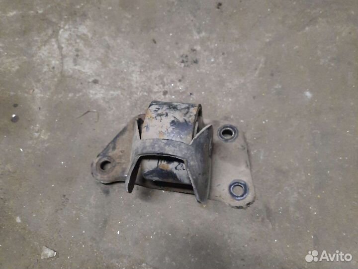 Кронштейн Mitsubishi space star 4g18