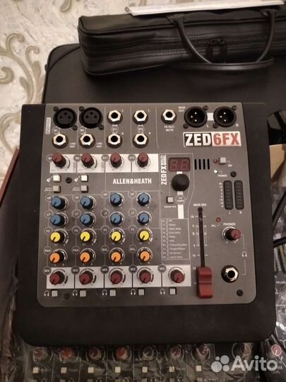 Микшерный пульт Allen & Heath ZED6FX