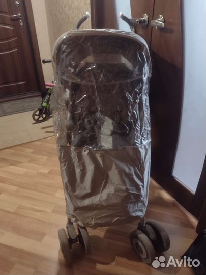 Прогулочная коляска трость maclaren