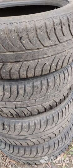 Bridgestone Ice Cruiser 7000 215/55 R17