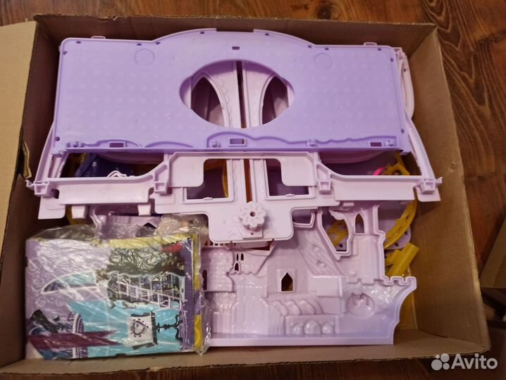 Замок принцессы Селестии от Hasbro