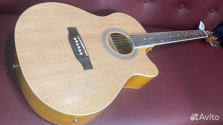 Электроакустическая гитара новая в коробке