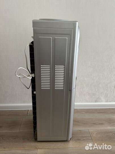 Кулер для воды с холодильником