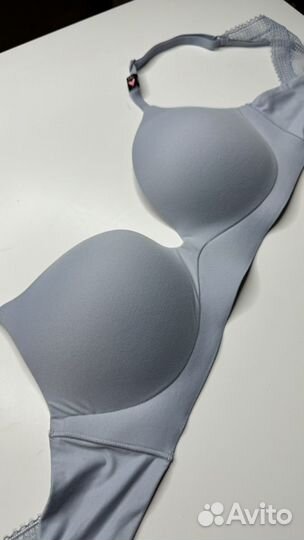 Бюстгальтер Victorias Secret 75C (34C)