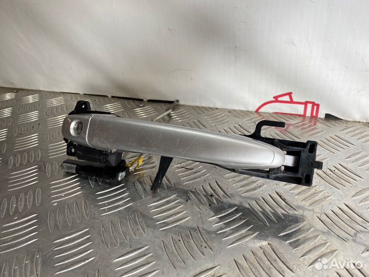 Б/У ручка двери внешняя передний левый Toyota