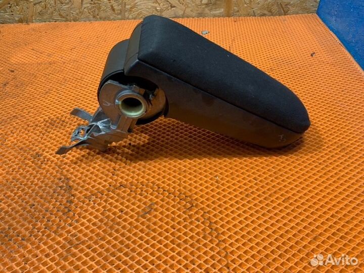 Подлокотник Volkswagen Polo V 1.6 cfna 2011