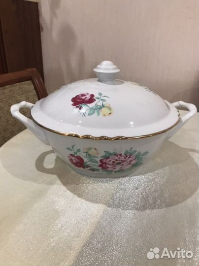 Фарфоровая супница Дулево