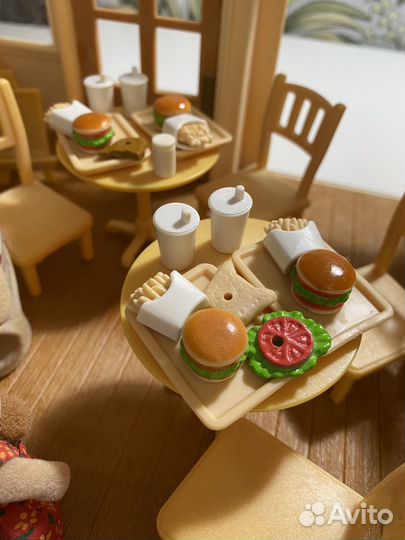 Sylvanian Families кафе бургерная и семья мишек