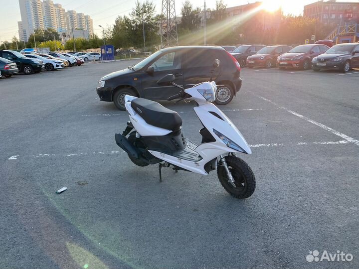 Скутер Vento Corsa