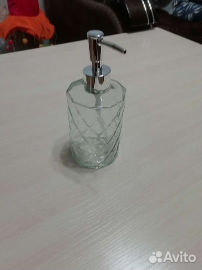 Дозатор для жидкого мыла