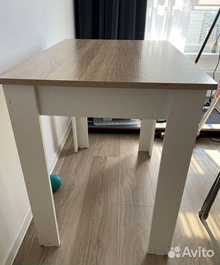 Стол обеденный