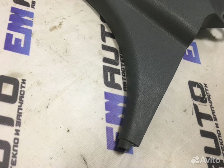 Накладка средней стойки правая нижняя Дэу Матиз