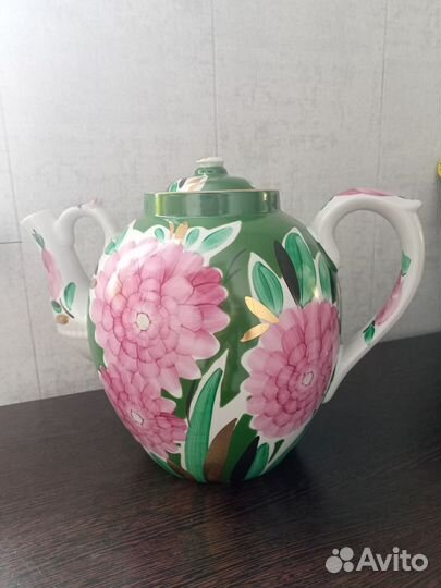 Большой чайник для заваривания чая