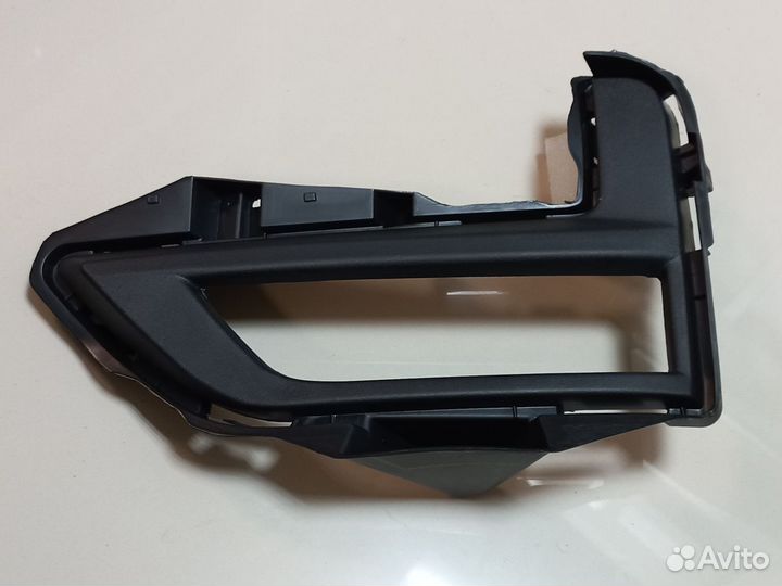 Оправа туманки Nissan X-Trail 2017-2022