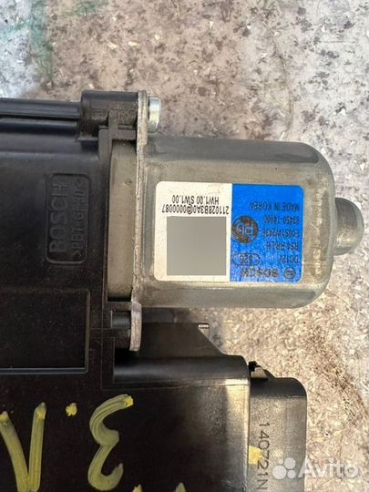 Моторчик стеклоподъёмника задний левый Genesis G90