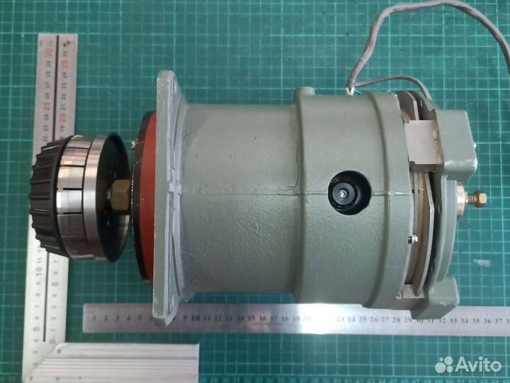 Электродвигатель СССР 220в со сцеплением и цангой
