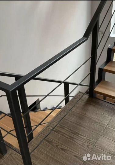 Лестница на металлокаркасе