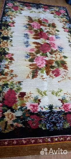 Старинный ковер