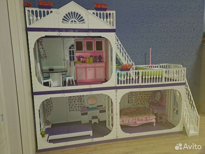 Большой кукольный домик для Барби с мебелью
