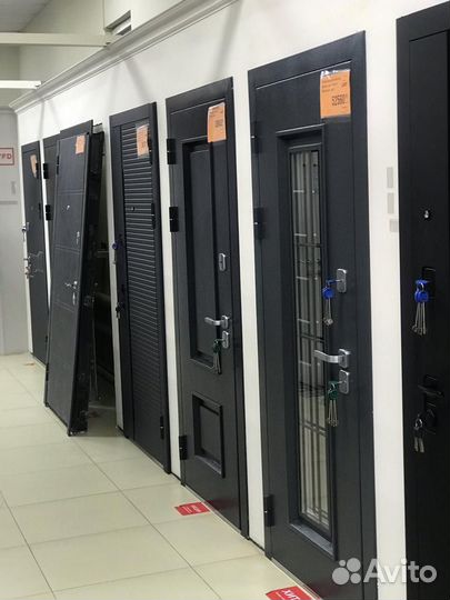 Дверь входная железная уличная