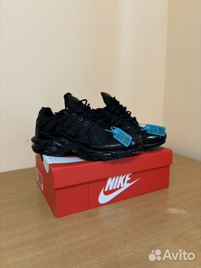 Кроссовки Nike air max tn plus оригинальные