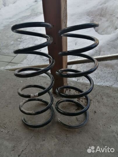 Пружины передние на Renault Duster от 2015 года