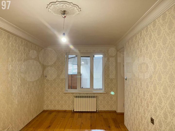 3-к. квартира, 85 м², 1/6 эт.