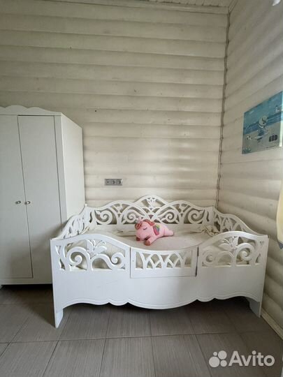 Детская кровать с балдахином