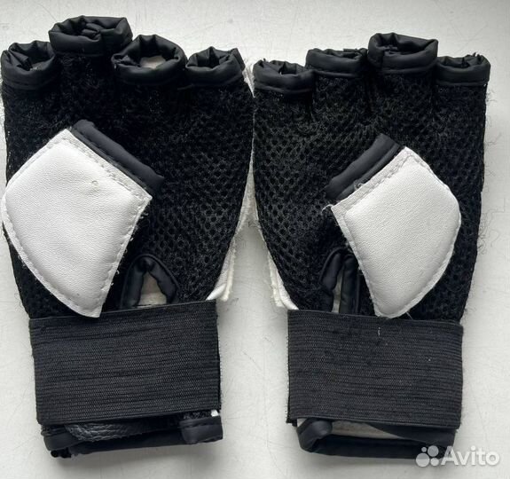 Спортивные перчатки