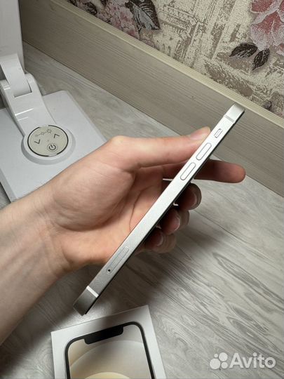 iPhone 12, 64 ГБ