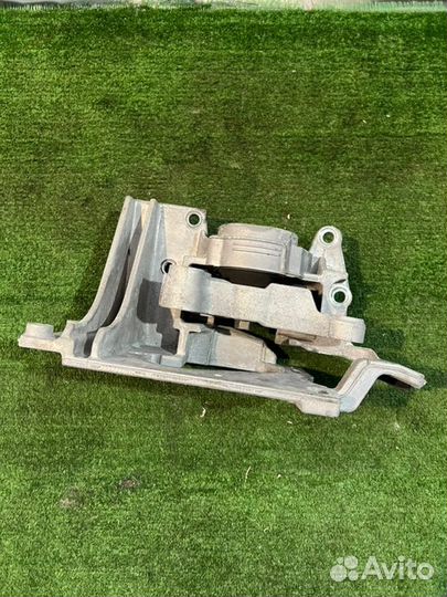 Подушка двигателя передняя левая Nissan Serena