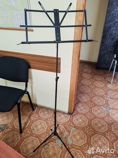 Пюпитр(подставка) для нот. Подставка для гитариста