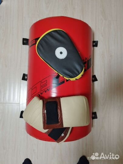 Макивара/Боксерская груша и перчатки