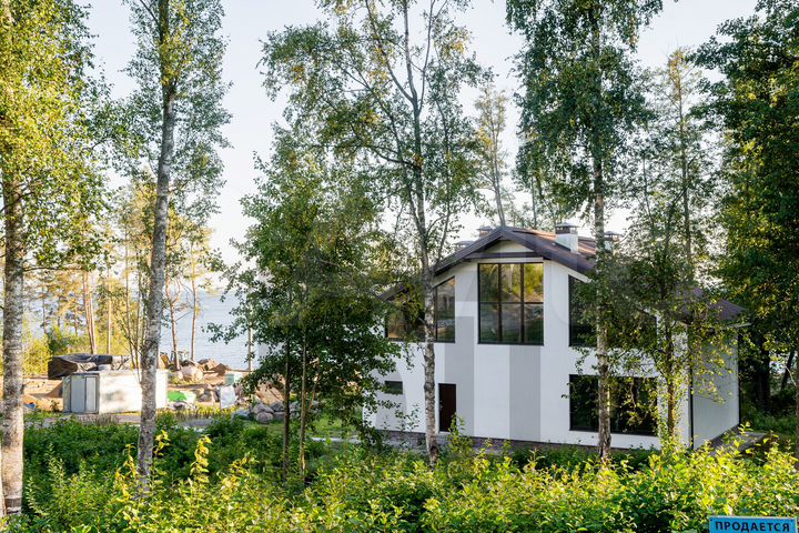 Дом 216,2 м² на участке 14,2 сот.