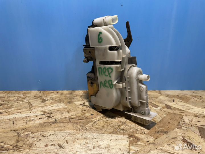 Замок передний левый golf 3