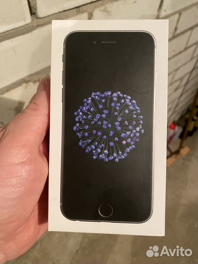 Коробка от iPhone 6 оригинальная