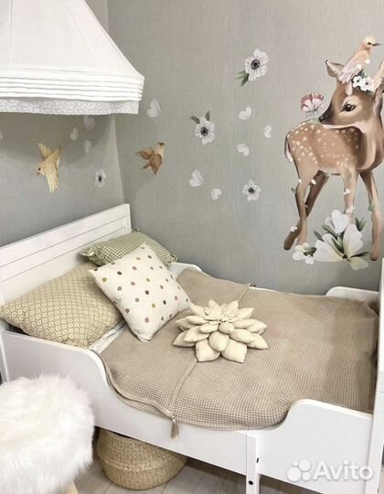 Наклейка интерьерная Олененок