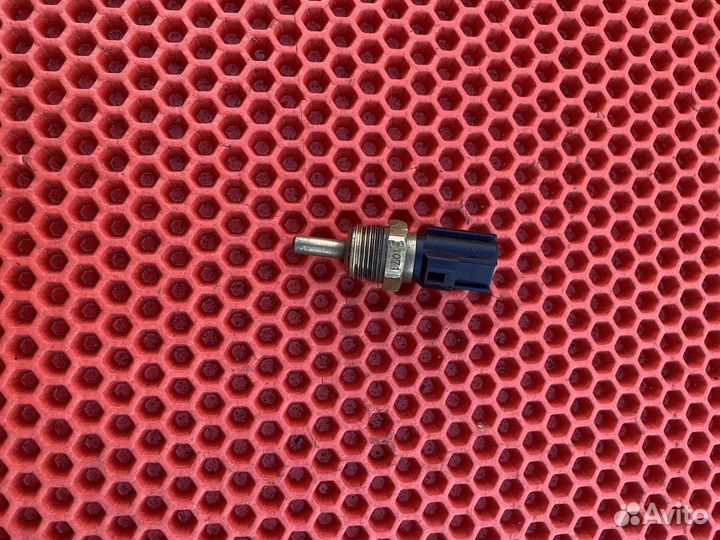 Датчик охлаждающей жидкости Mitsubishi Carisma