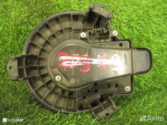 Мотор печки на toyota blade AZE156H 2AZ-FE