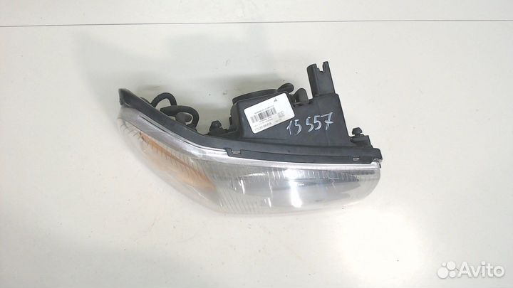 Фара (передняя) GMC Envoy, 2005