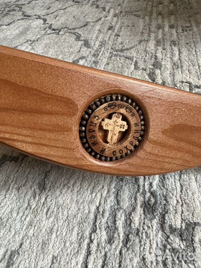 Полочка для икон угловая