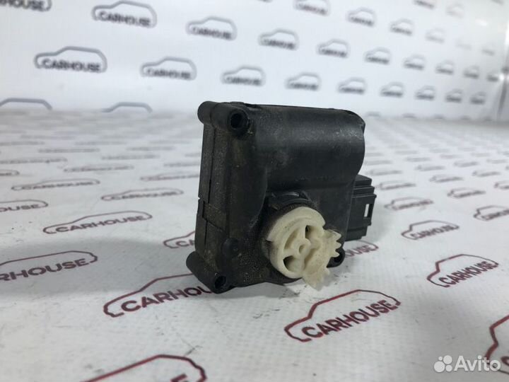 Моторчик заслонки печки Audi A6 C6 3.2 BYU 2007