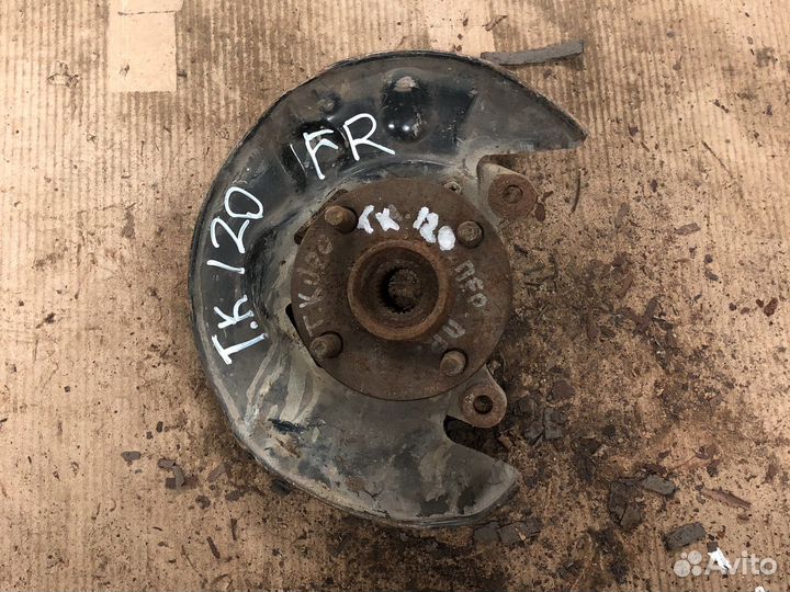 Toyota corolla 120 кулак поворотный