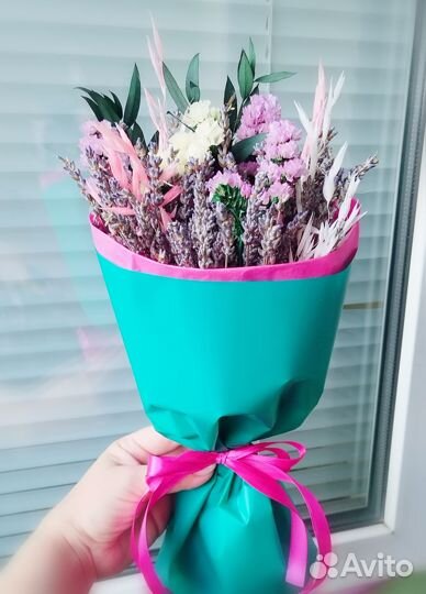 Букет из лаванды с сухоцветами