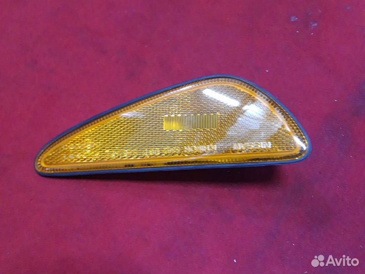 Отражатель в задний бампер. левый Ниссан Максима 3