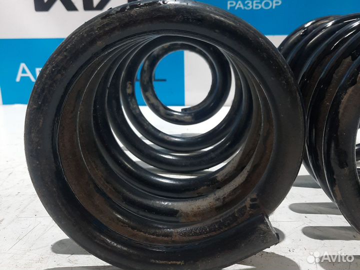 Пружина задняя Хендай Гранд Старекс Н1