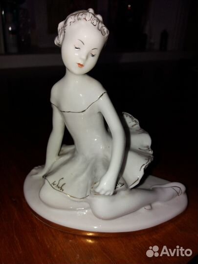 Фарфоровая статуэтка Балерина