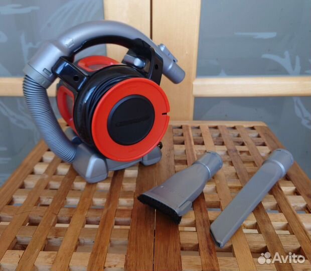 Автомобильный пылесос black&decker